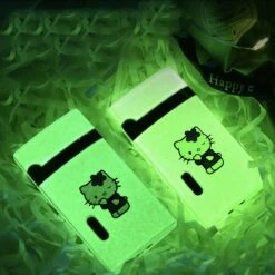 Merkloos Hello Kitty Glow In The Dark Aansteker Met Roze Vlam - Bekend Van TikTok - Hervulbaar En Windproof 7 Merkloos Hello Kitty Glow In The Dark Aansteker Met Roze Vlam - Bekend Van TikTok - Hervulbaar En Windproof -Merkloos Verkoopwinkel 1198x1200 3
