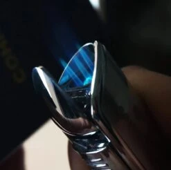 Cohiba® Sigarenaansteker - Sigarenboor - Sigaren - Sigaar - Cohiba Aansteker - Sigarenboor - Sigaren Accessoires - Sigarenknipper - Sigaar Aansteker - Cohiba - Incl. Luxe Geschenkdoos - Rood -Merkloos Verkoopwinkel 1200x1197 5