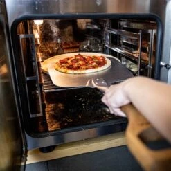 Boska Pizzasteen Deluxe - Voor Oven & BBQ - Knapperige Pizza's - Ø 29.5 Cm - BBQ Accessoires 33 Boska Pizzasteen Deluxe - Voor Oven & BBQ - Knapperige Pizza's - Ø 29.5 Cm - BBQ Accessoires -Merkloos Verkoopwinkel 1200x1200 354