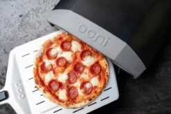 Ooni Pizzaschep Aluminium - Perforated Pizza Peel 12 Inch -Merkloos Verkoopwinkel 1200x800 26