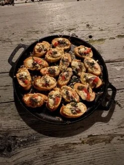 Valhal Outdoor Skillet / Plancha / Koekenpan - Gietijzer - Diameter 35cm, Twee Handvatten, VH35F 27 Valhal Outdoor Skillet / Plancha / Koekenpan - Gietijzer - Diameter 35cm, Twee Handvatten, VH35F -Merkloos Verkoopwinkel 900x1200 9